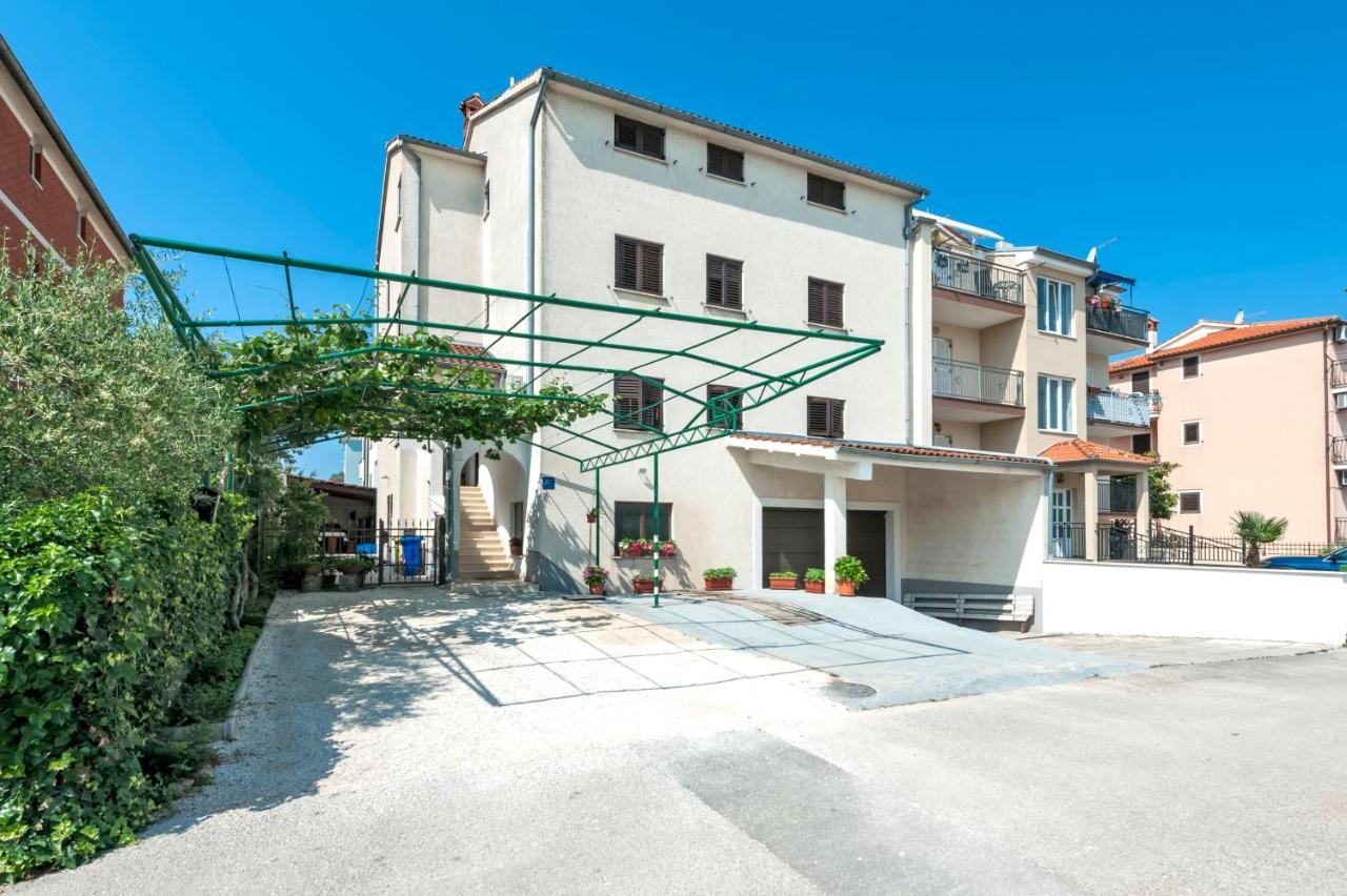 Apartments Vinko Rovinj Bagian luar foto